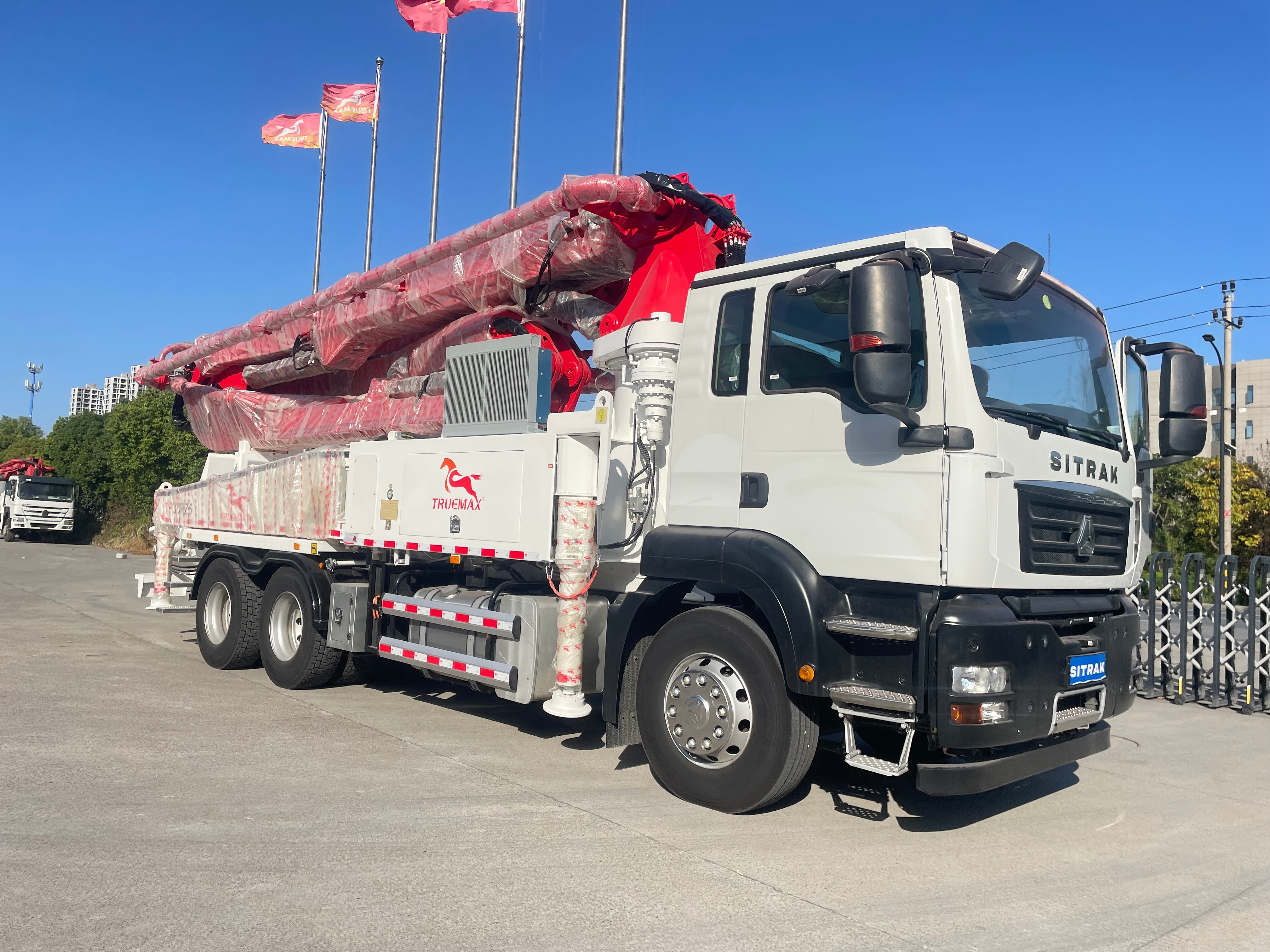 混凝土泵車.jpg 混凝土泵車.jpg